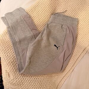 PUMA Joggers